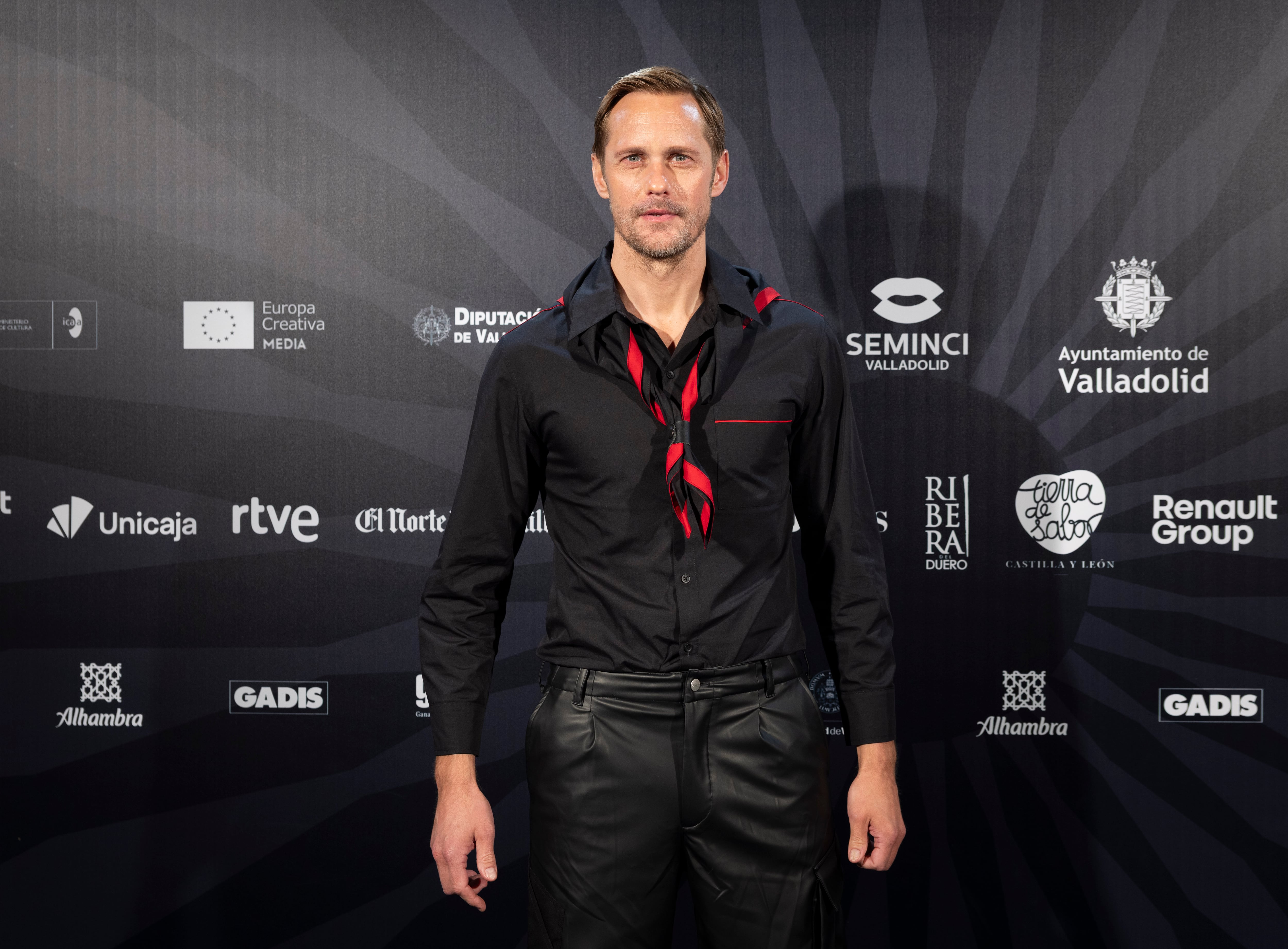 Una mirada irónica al mundo de la sumisión sexual   /PHOTOGENIC / José C. Castillo