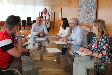 La primera reunión del nuevo equipo de gobierno