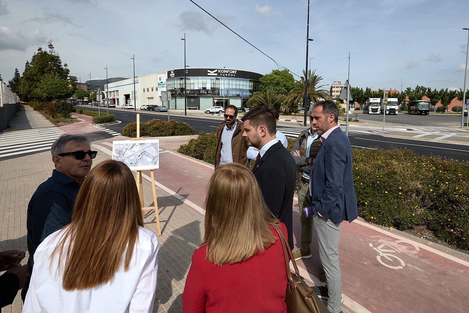Visita del alcalde Prieto y autoridades a la zona del colector de Benieto