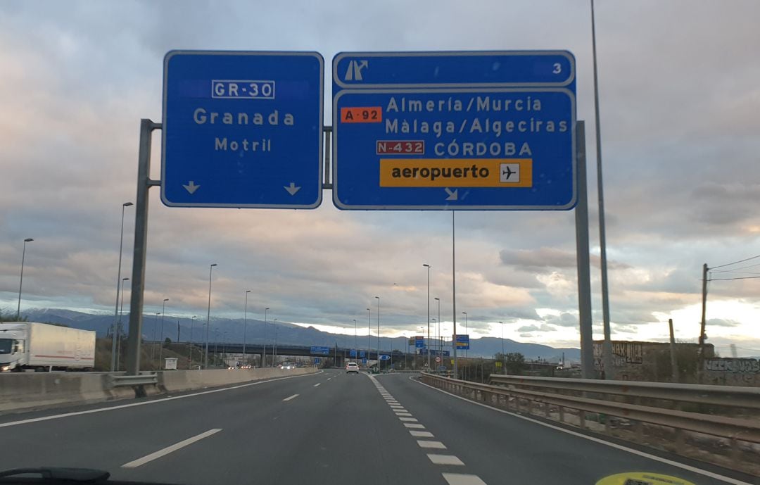 Carretera de Circunvalación de Granada rotulada ya como GR-30