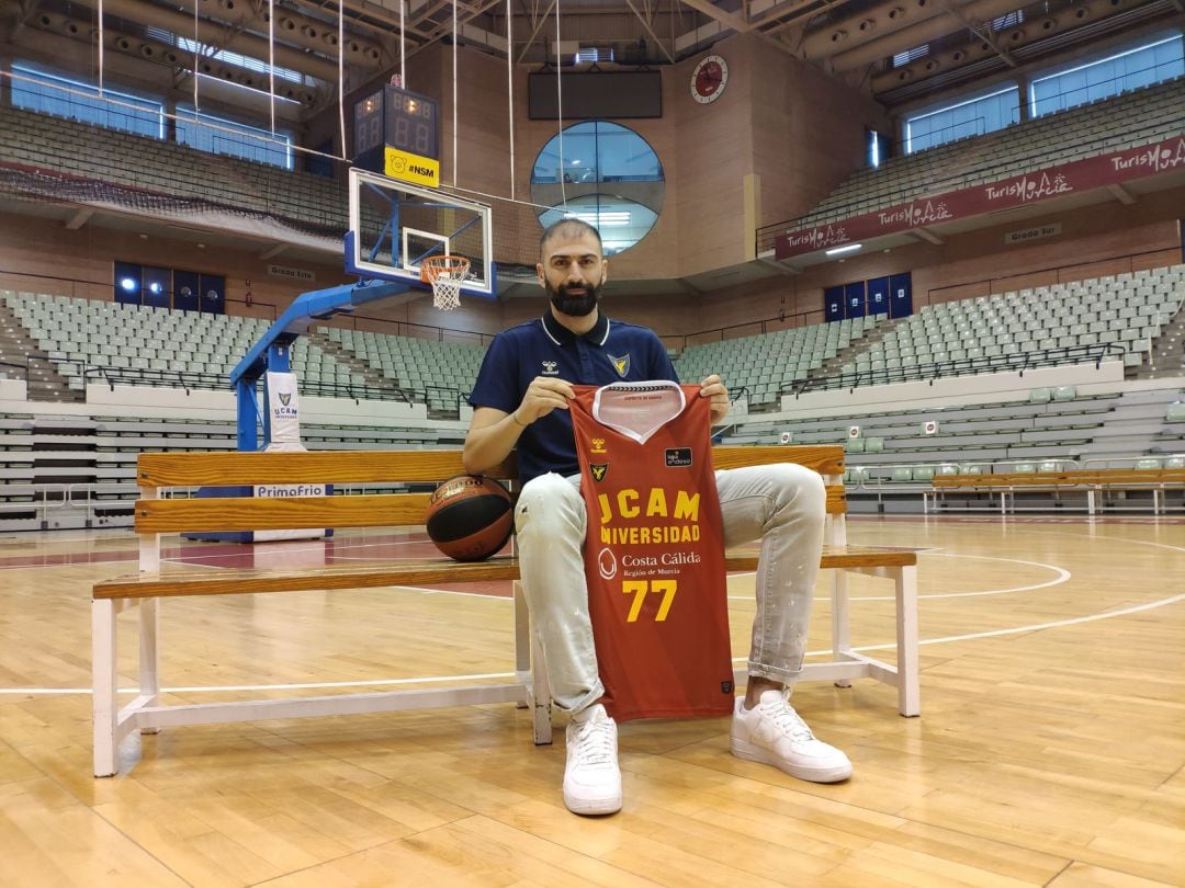 Vasileiadis en su presentación