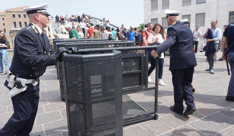 La medida para regular el turismo en el centro de la ciudad.