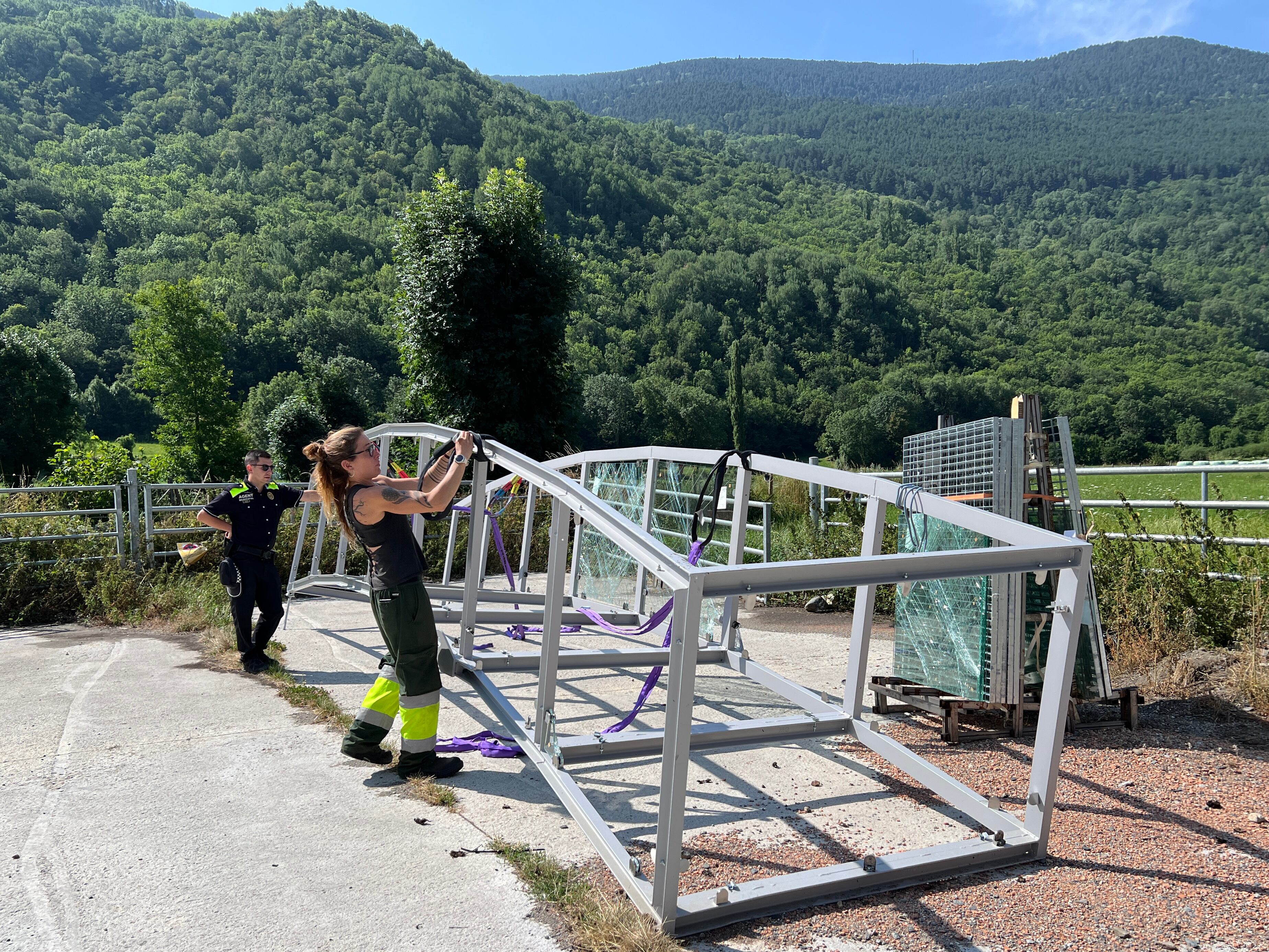 Avui s&#039;ha fet l&#039;operació de la retirada de la infraestructura, que s&#039;ha traslladat després al Pont de Suert.
