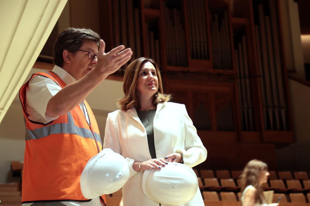 La alcaldesa de València, María José Catalá, en su visita al Palau de la Música.