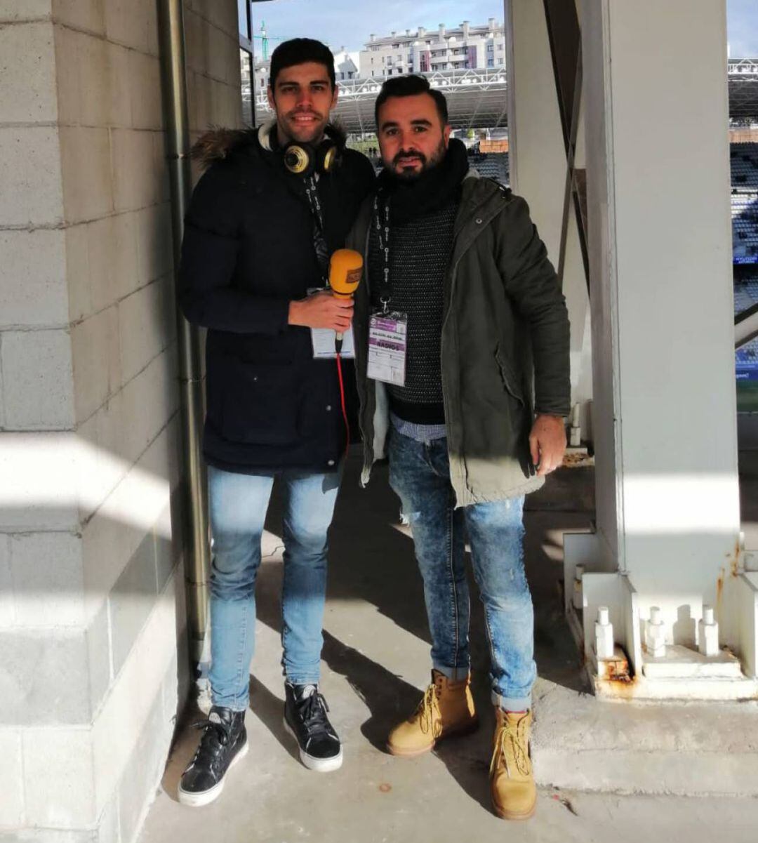 Cali González y David González posan en el Tartiere en el derbi de la primera vuelta