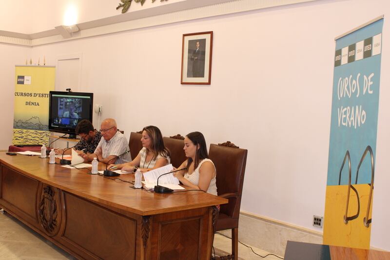 Presentación de los XXXIII Cursos de Verano de la UNED Dénia.