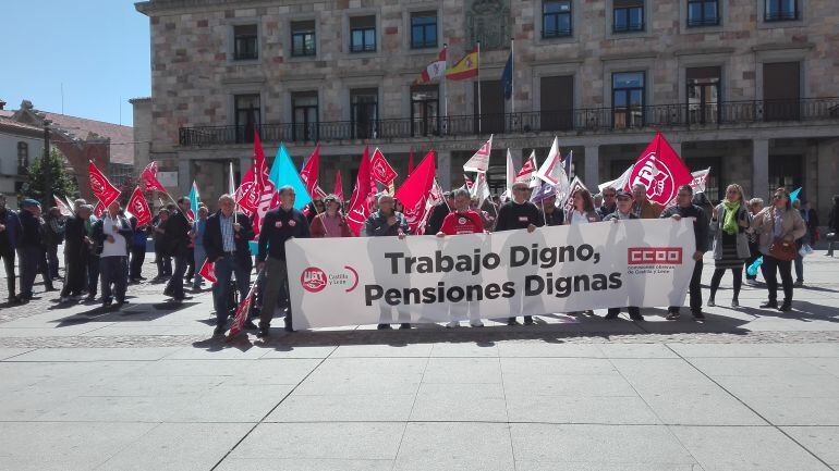 Concentración por unas pesniones dignas connvocada por los sindicatos UGT y CCOO el pasado 19 de mayo