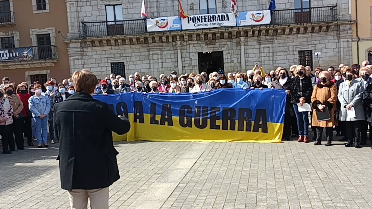 El Bierzo se une en una sola voz para pedir la paz