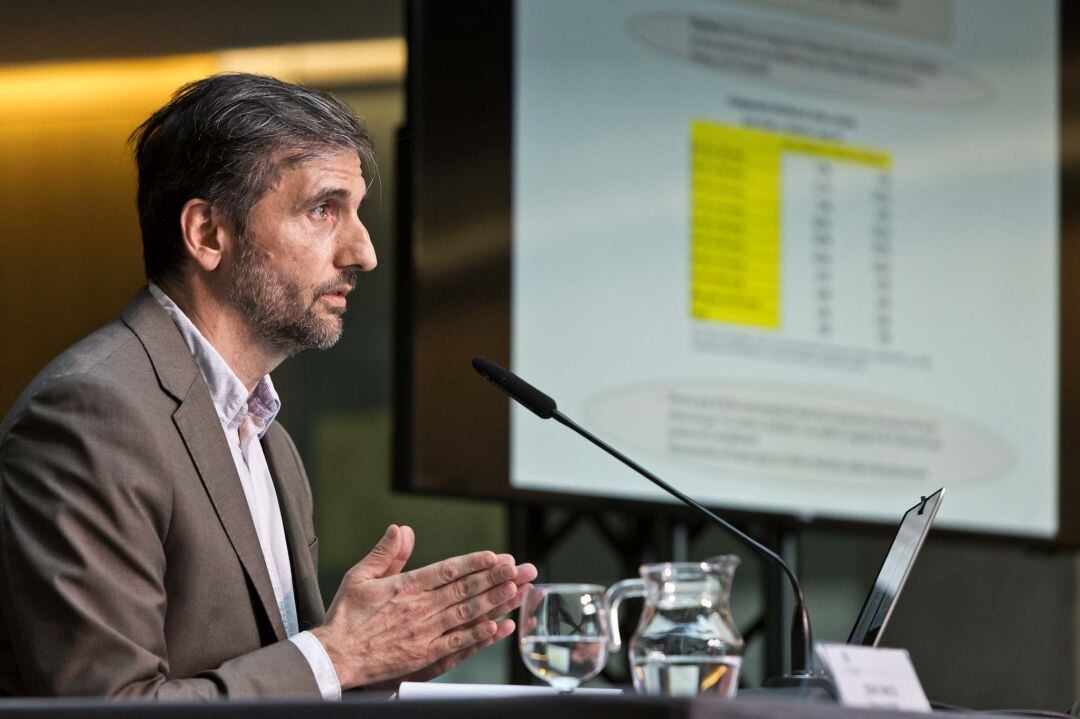 El director del CRES, joan Micó, durant la presentació al Consell General.