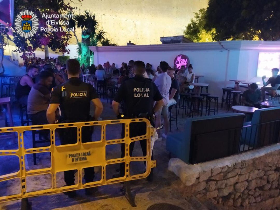 Jóvenes en Ibiza