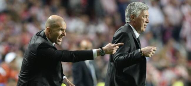 Zidane, junto a Ancelotti en la época del italiano como técnico del Madrid
