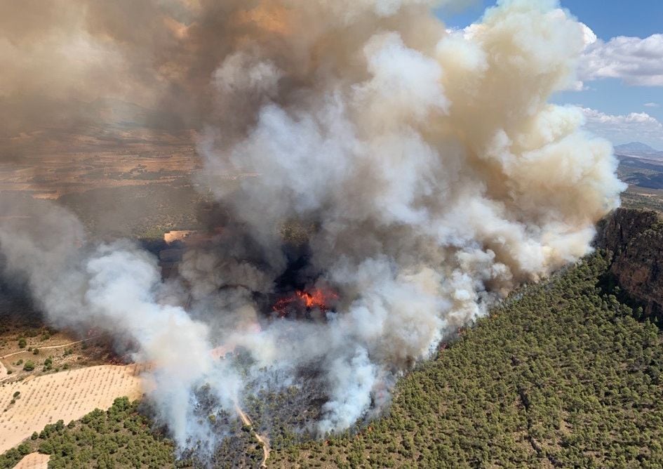 Vista áerea del incendio en la Sierra Larga (Jumilla)