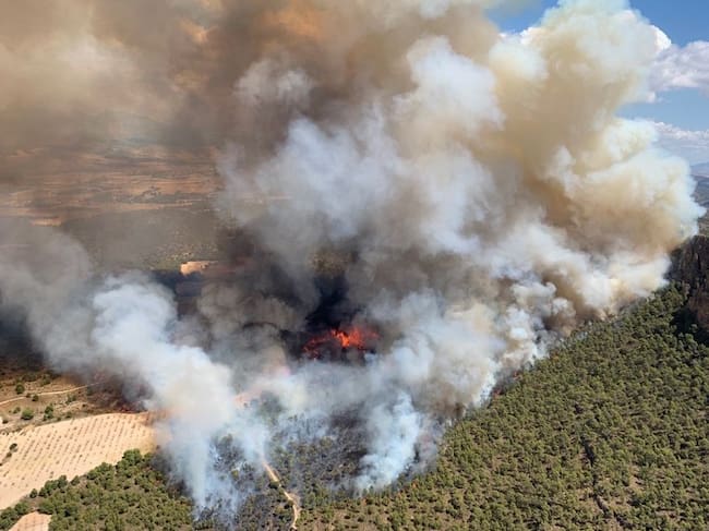 Vista áerea del incendio en la Sierra Larga (Jumilla)