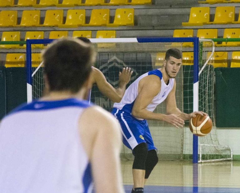 El COB, este sábado disputará su primer derbi de esta temporada en el Pazo, segundo en una semana, ante el Marín PeixeGalego