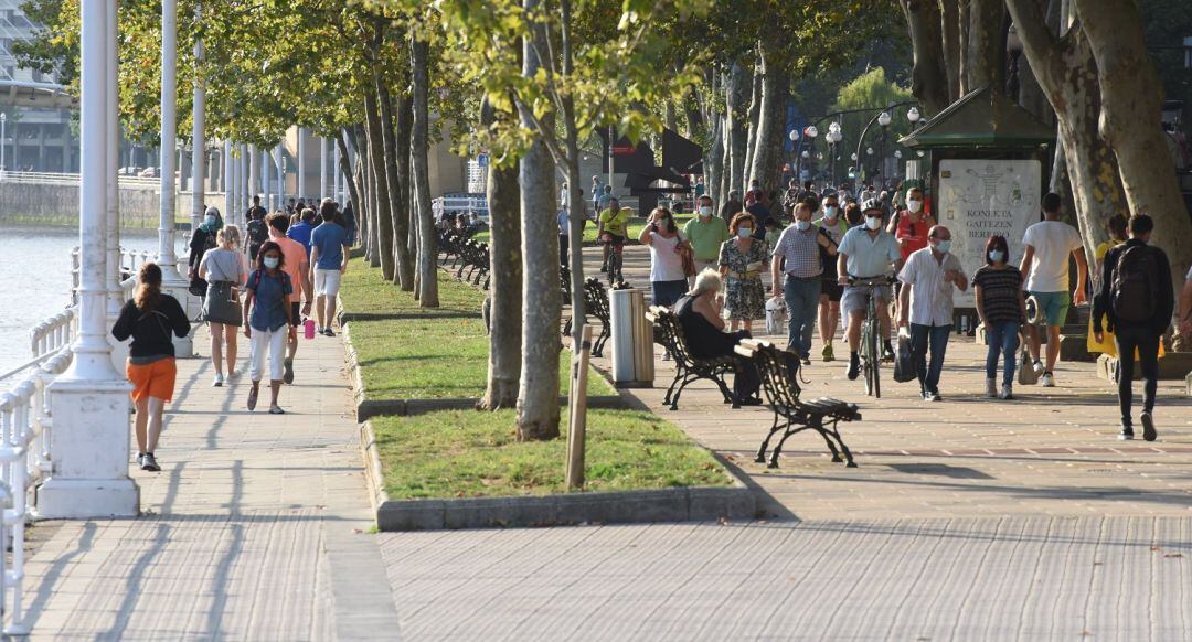 Imagen de vecinos de Bilbao. 
 