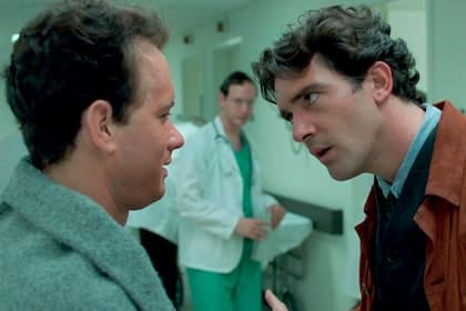 Antonio Banderas y Tom Hanks en una escena de Philadelphia de Jonathan Demme