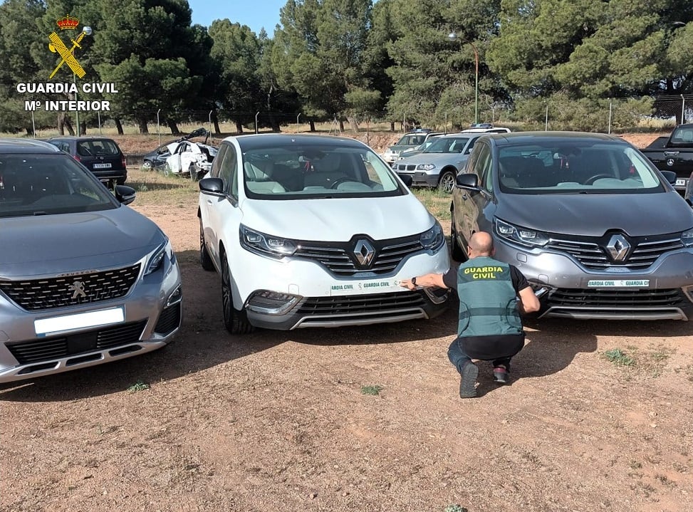 Imagen de los vehículos manipulados por la banda desarticulada por la Guardia Civil en varias provincias españolas