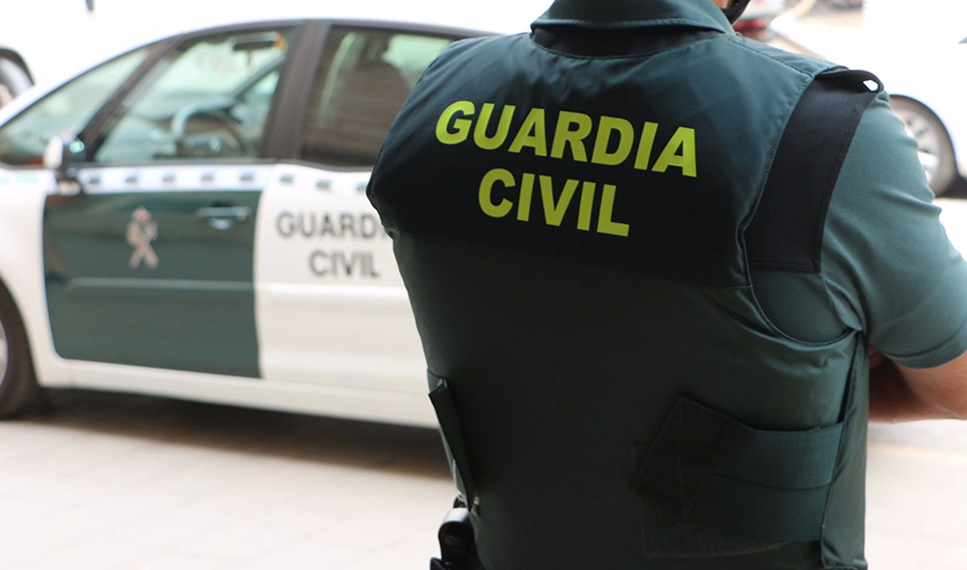 21/05/2024 Un agente de la Guardia Civil, de espaldas, junto a un vehículo oficial.
POLITICA 
GUARDIA CIVIL
