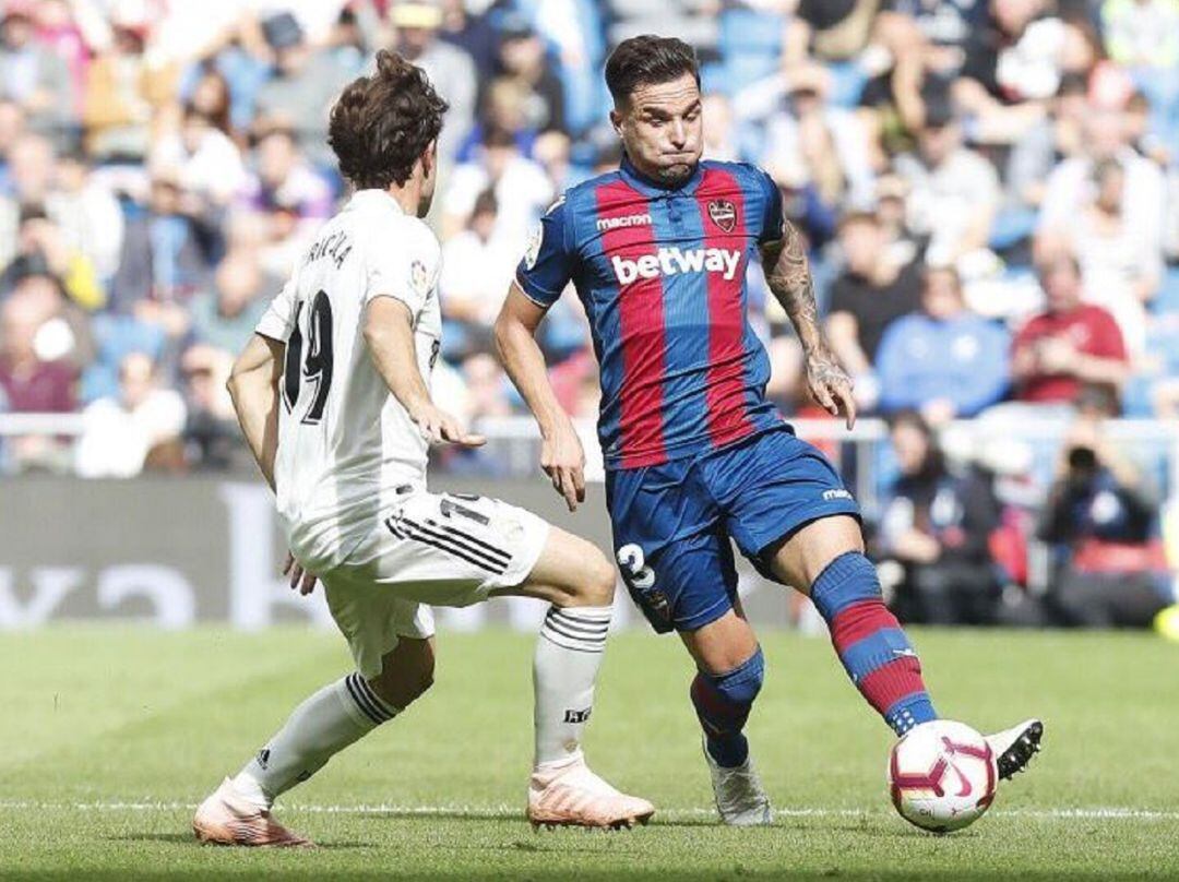 Toño García ante el Real Madrid