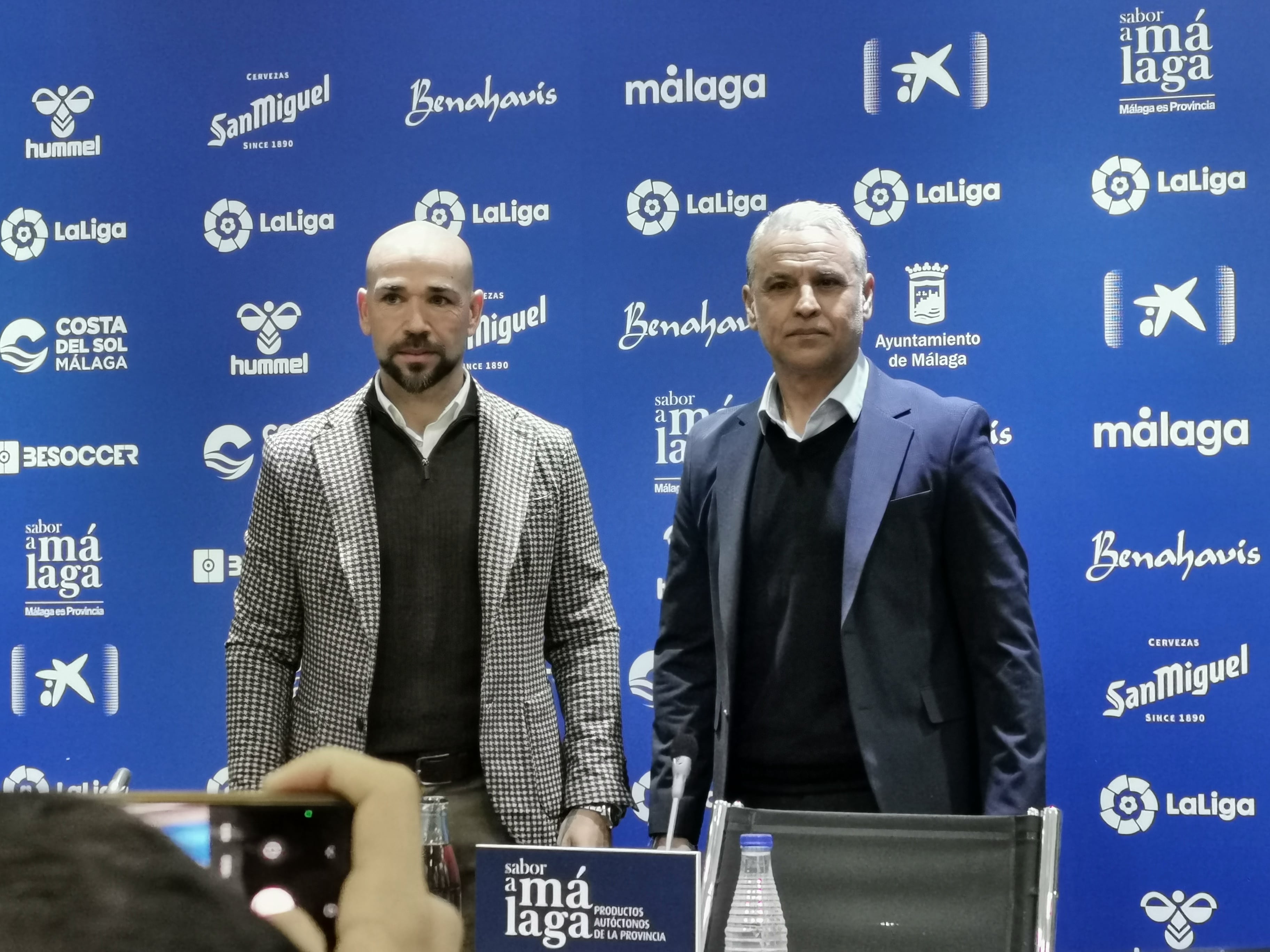 El nuevo entrenador del Málaga, Sergio Pellicer y el director deportivo, Manolo Gaspar