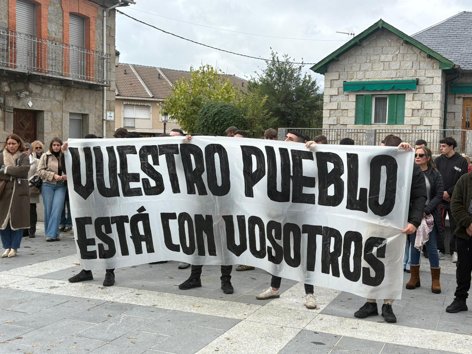Minuto de silencio celebrado este mediodía en Alpedrete