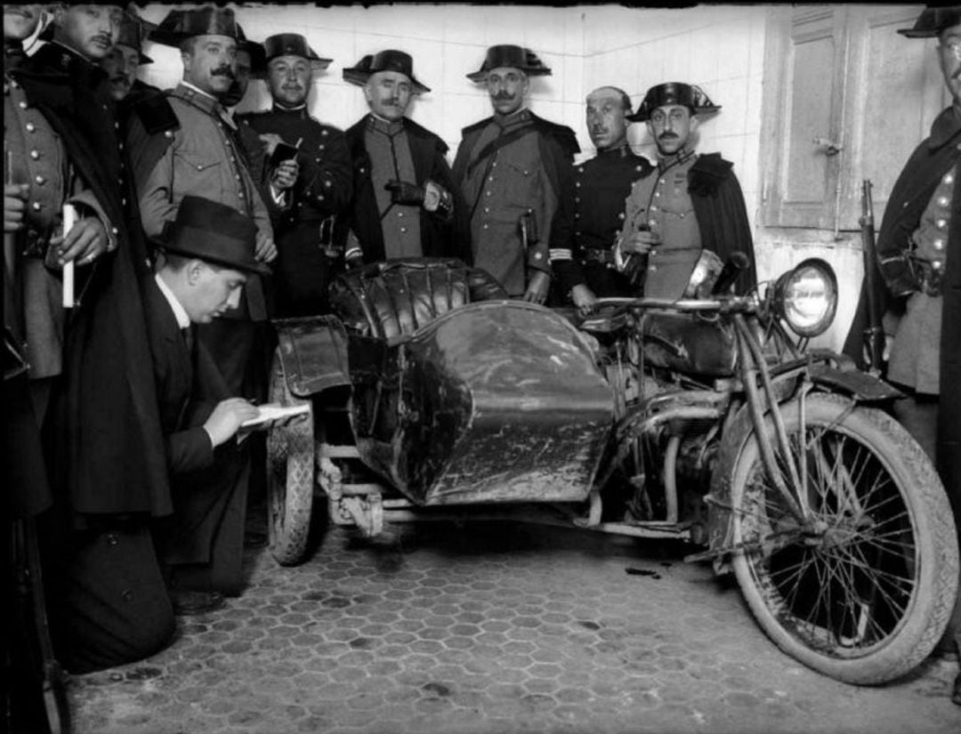 Motocicleta incautada por la Guardia Civil desde la que tres anarquistas dispararon al presidente Eduardo Dato