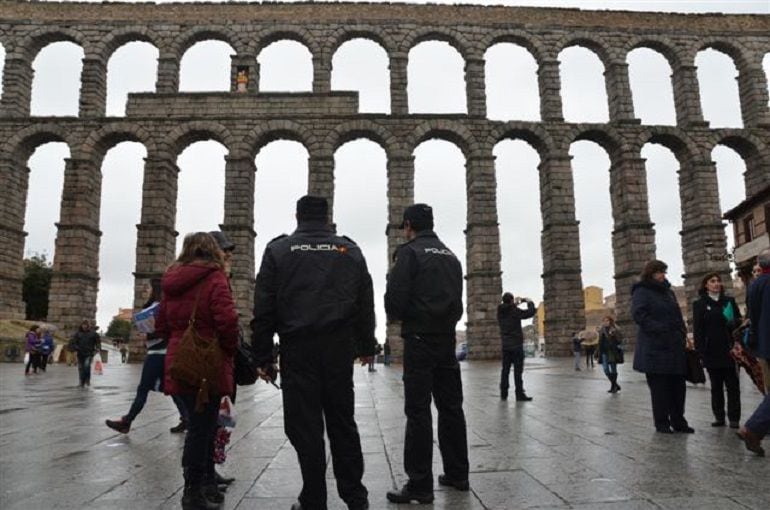 Policía Nacional en las inmediaciones del Acueducto.