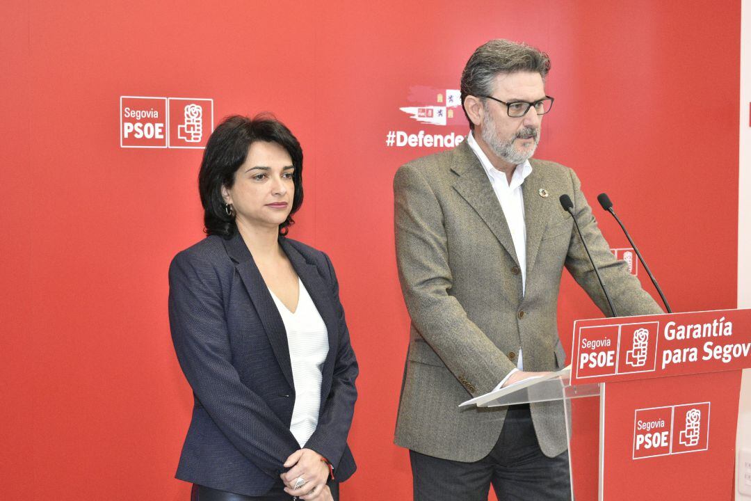 Los Parlamentarios socialistas Alicia Palomo y José Luis Vázquez.