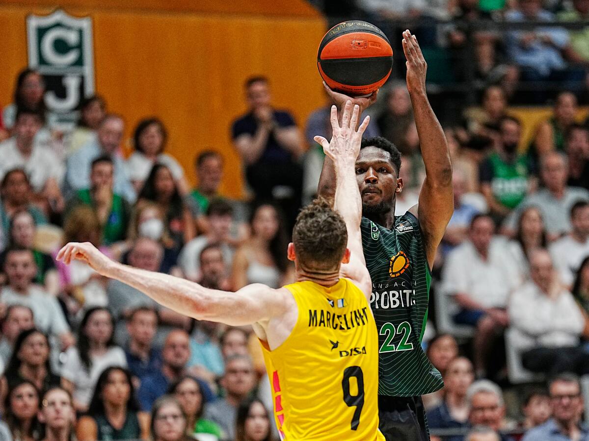El Lenovo Tenerife despide la temporada tras caer nuevamente en Badalona (81-58)