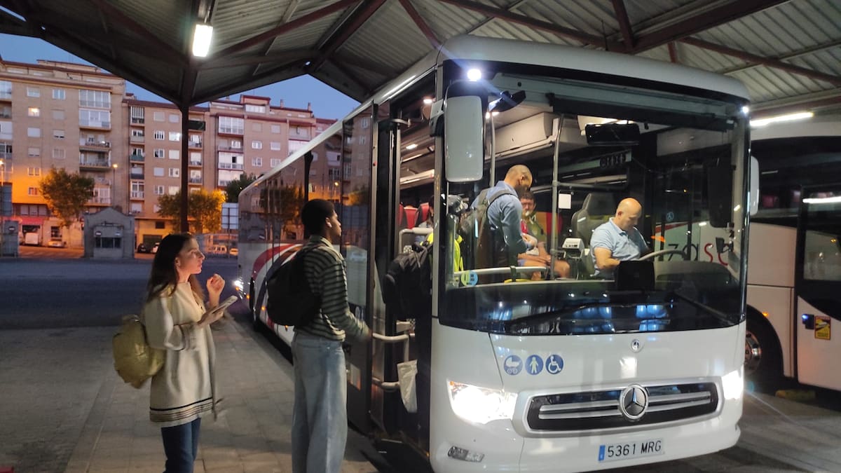 La línea Zamora-Salamanca activa la reserva previa ante el auge de la demanda