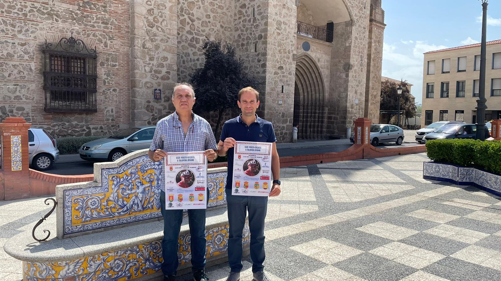 El concejal de Deporte en Igualdad, Sergio Gutiérrez, y el presidente del Club Ciclista de Talavera Joaquín Polo, Miguel Ángel Rodrigo