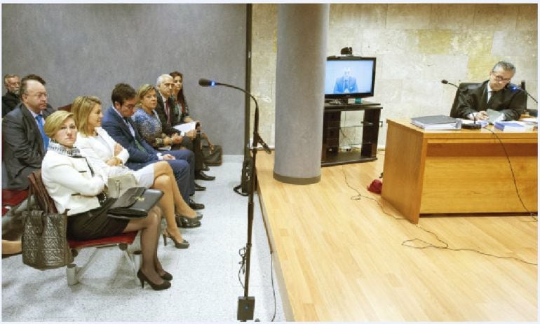 Cospedal durante  el juicio contra Bárcenas en los juzgados de Toledo 