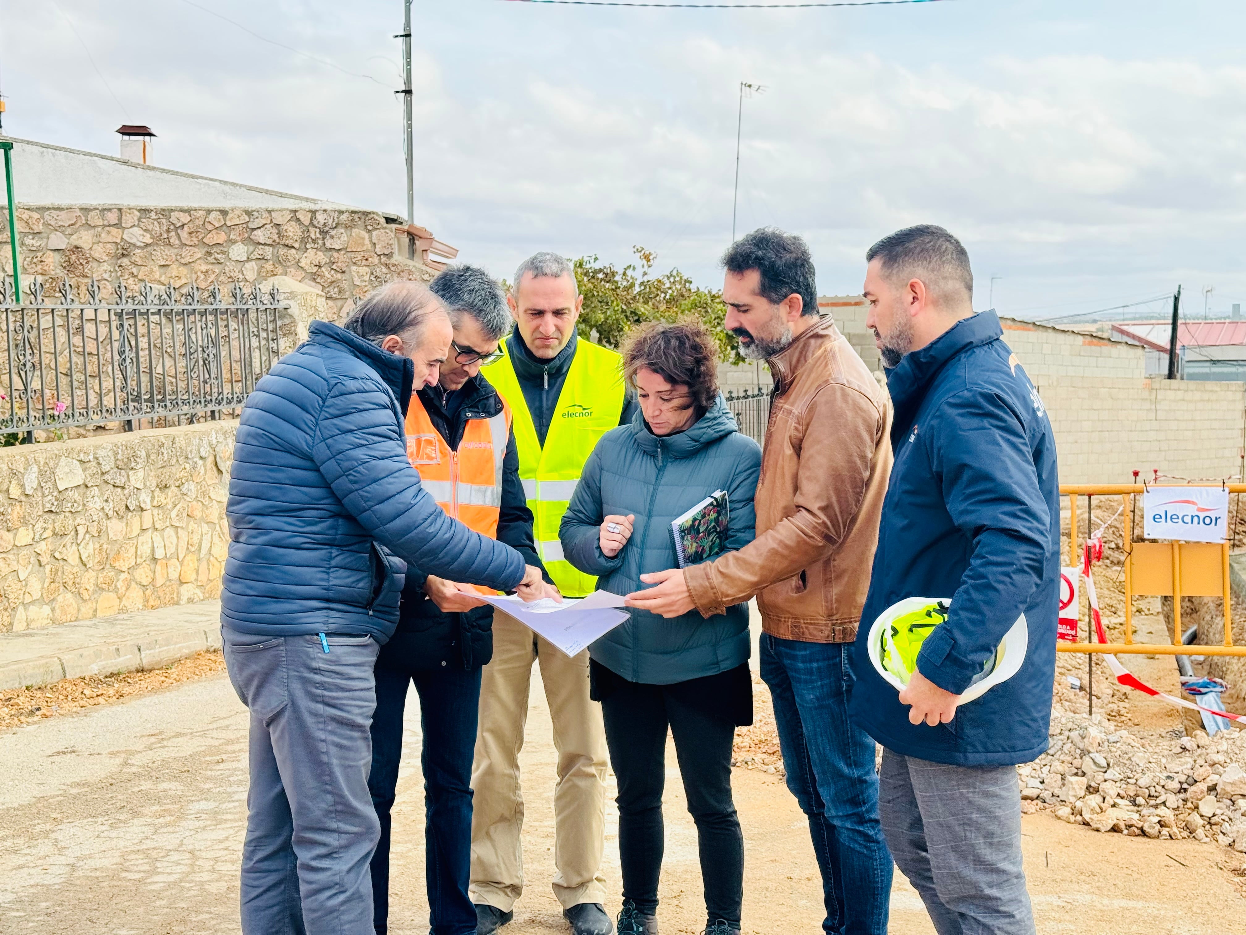 Visita a las obras de la renovación de la red de tuberías de Santa María de los Ll