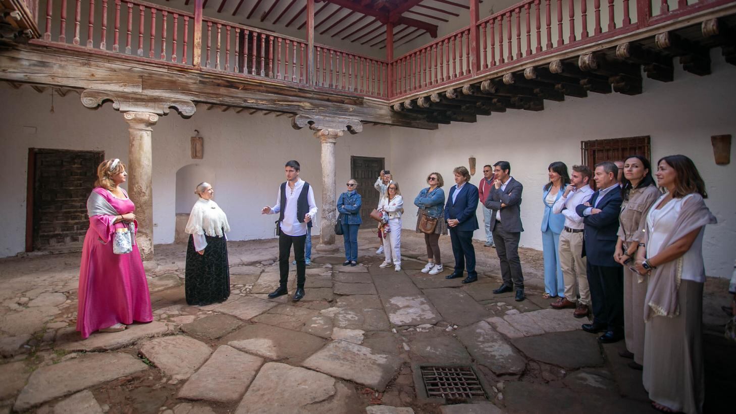 Emiliano García-Page, en la Ruta de los Patios de Villanueva de los Infantes