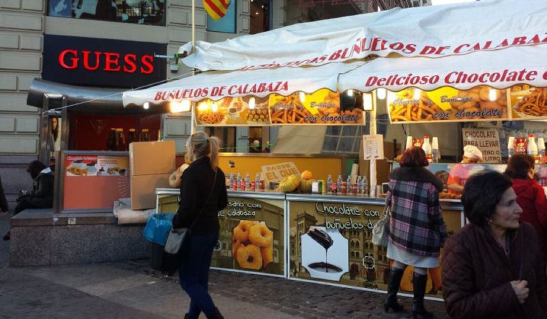 Imagen de archivo de un puesto de buñuelos y churros de València