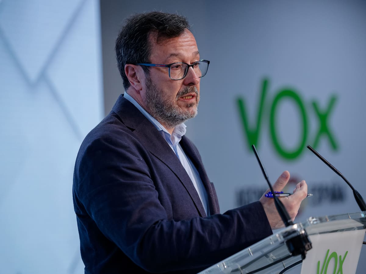 Vox eleva su enfrentamiento con los obispos a cuenta de la prioridad nacional: "Que se ponga una sotana y vaya a Molenbeek"