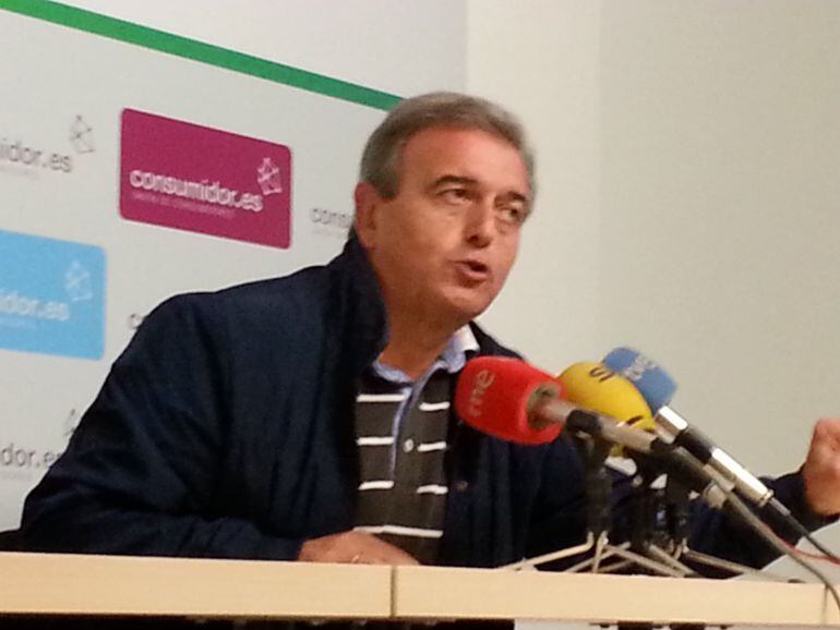 El presidente de la UCE, Dacio Alonso, en la rueda de prensa.