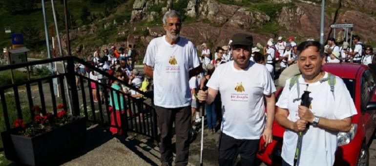 Jose Luis Soro, en un alto en el Camino de Santiago, a su paso por Aragón.