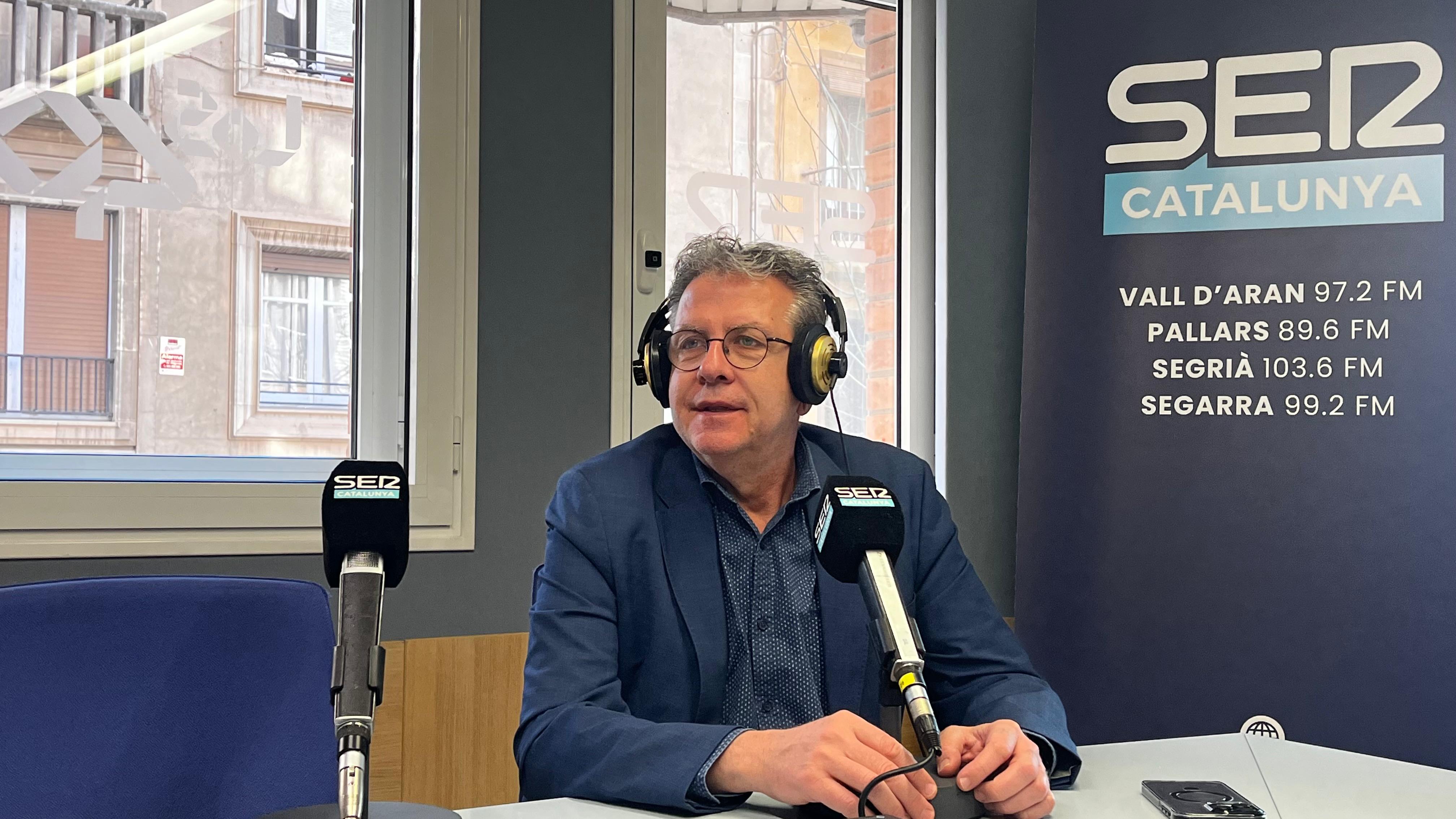 El president de la Diputació de Lleida, Joan Talarn, durant l'entrevista a l'Aquí Lleida de Ràdio Lleida-SER Catalunya.