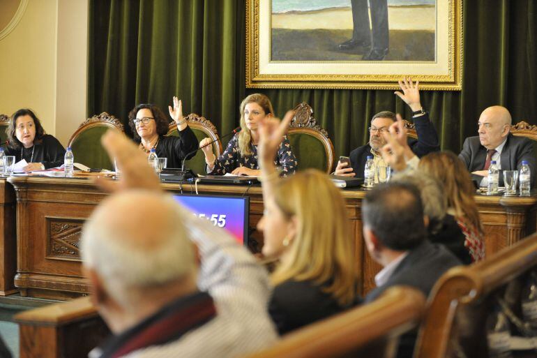 Foto de archivo de un pleno municipal de Castellón