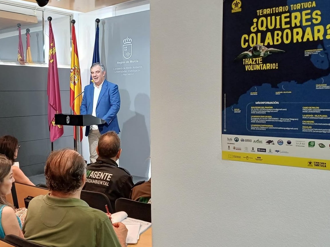 El consejero de Medio Ambiente, Universidades, Investigación y Mar Menor, Juan María Vázquez, durante la inauguración de la jornada informativa del Plan de Conservación de la Tortuga Mora