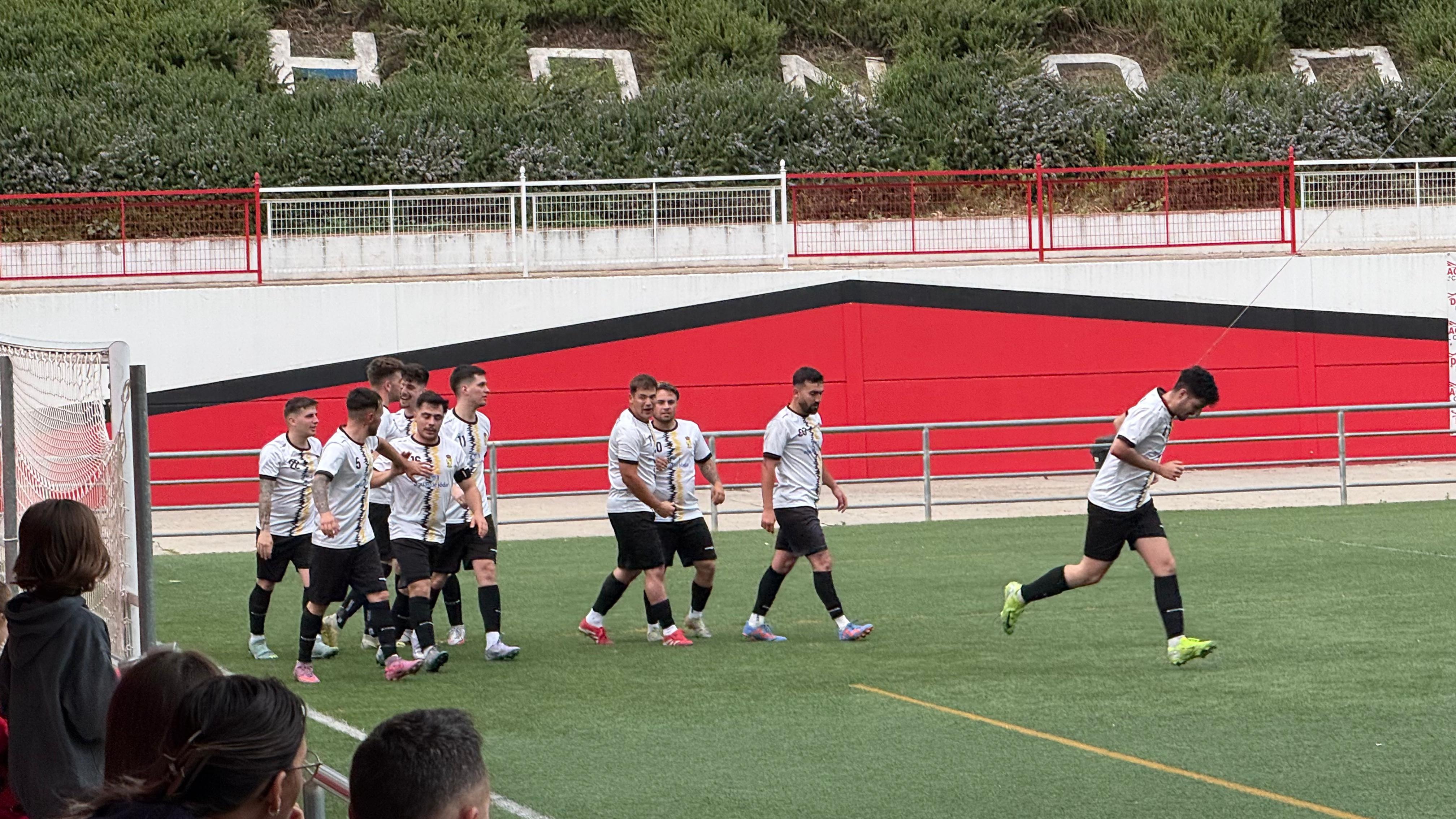 Celebración del gol del Jódar C.F. en Beas de Segura