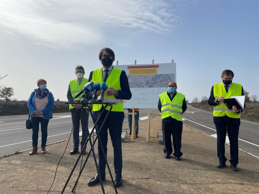 El consejero de Fomento ha anunciado una inversión de 20 millones en obras en carreteras