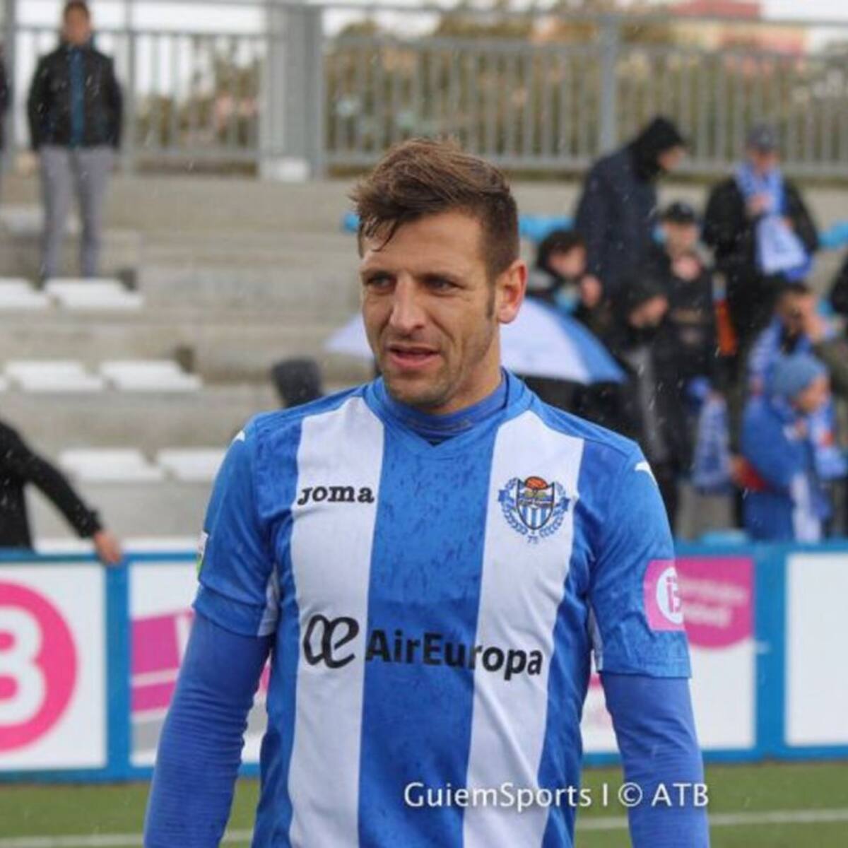 Vallori: "Este año los aficionados nos llevan en volandas, me ponen la piel de gallina"