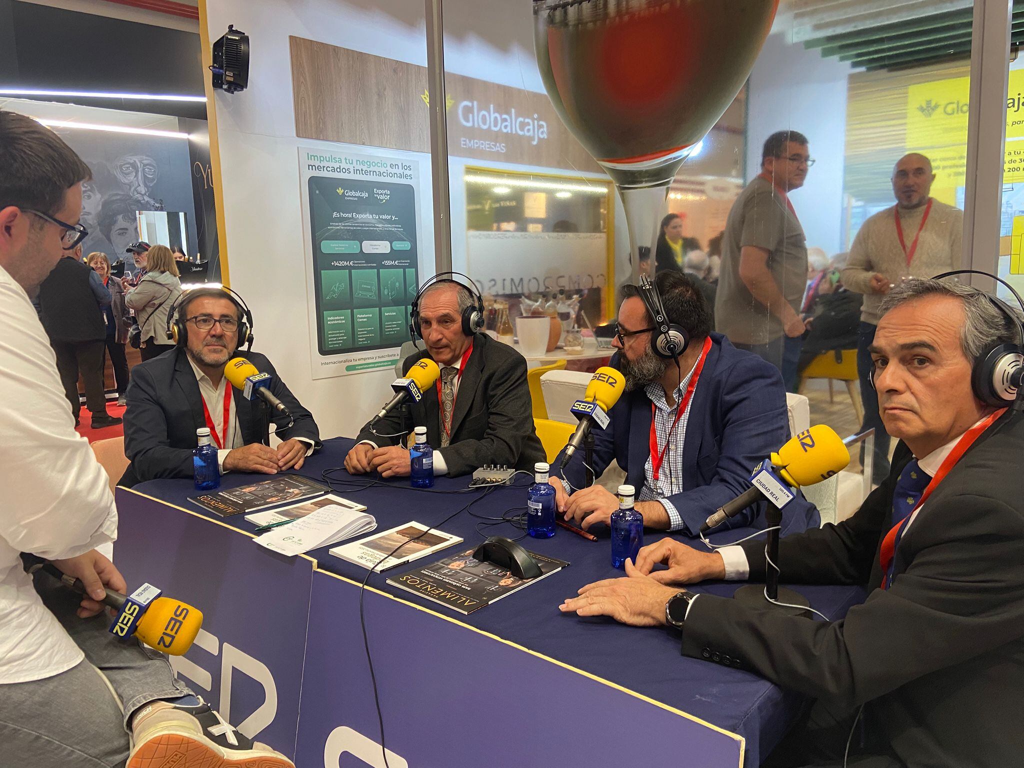 Han participado en el Hoy por Hoy Castilla-La Mancha desde el stand de Globalcaja en FENAVÍN