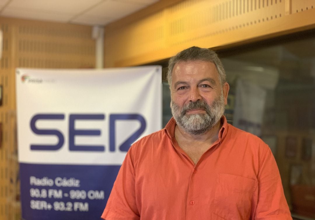 El delegado de Empleo de la Junta en Cádiz, Alberto Cremades, en los estudios de Radio Cádiz