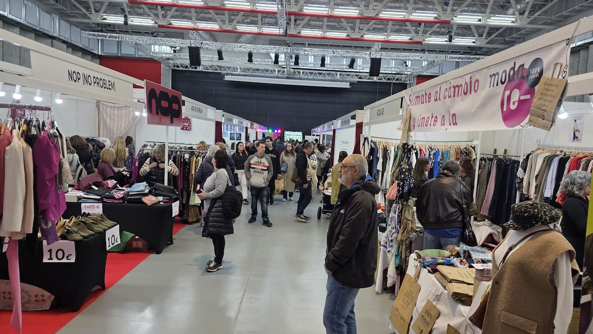 Concurrido comienzo de la XXIII Feria de Stocks de Huesca