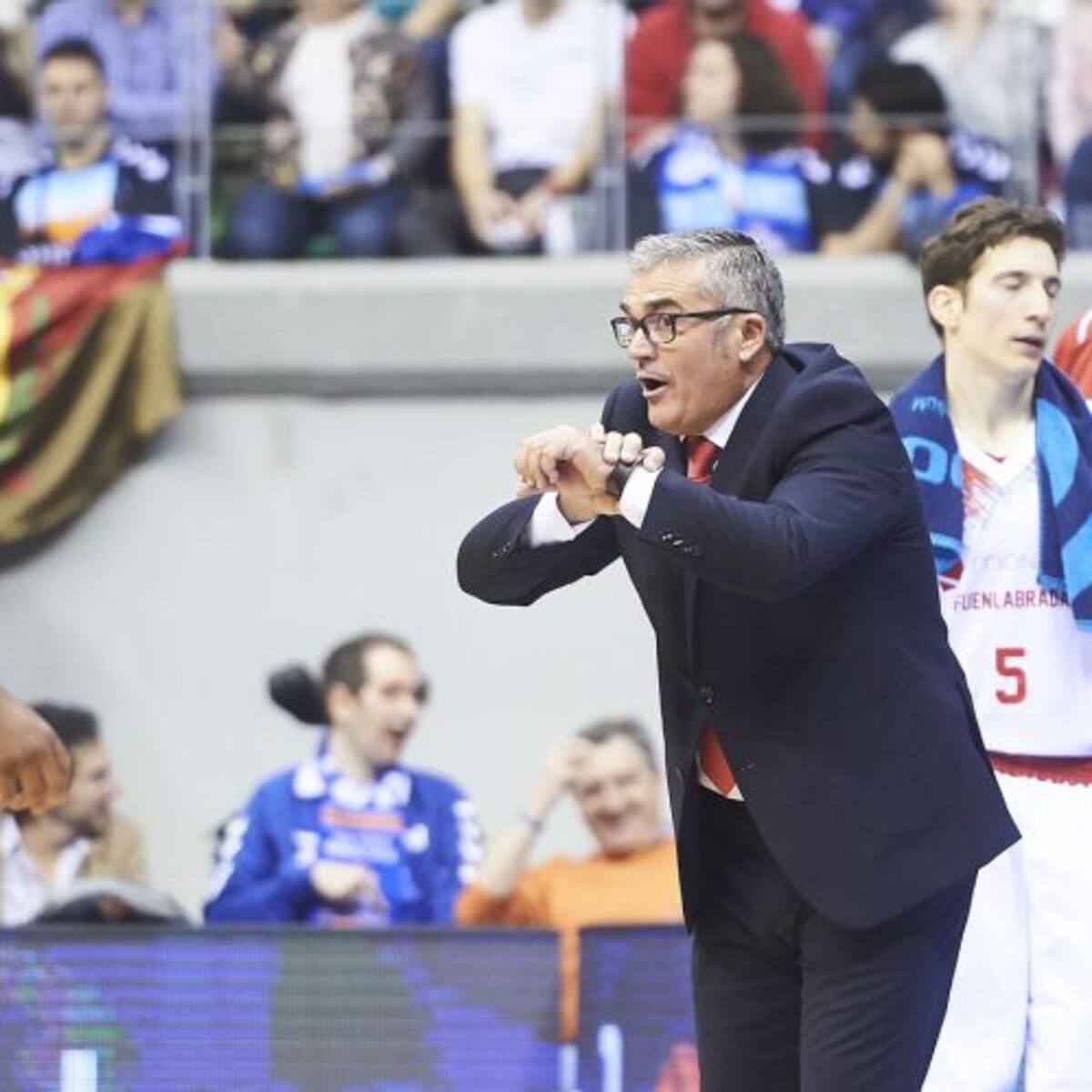 La ACB debate suspender la temporada