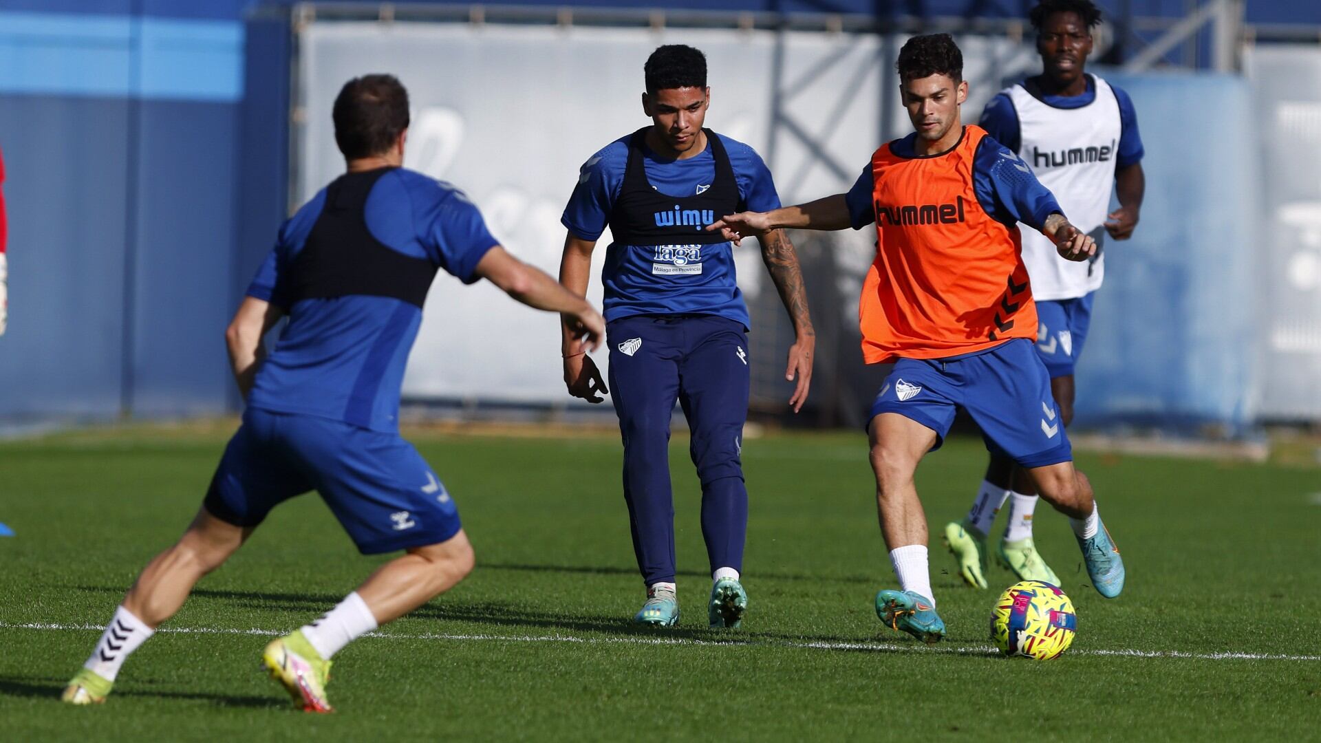 El Málaga entrenó este martes en el anexo de La Rosaleda a dos días del partido contra el Granada