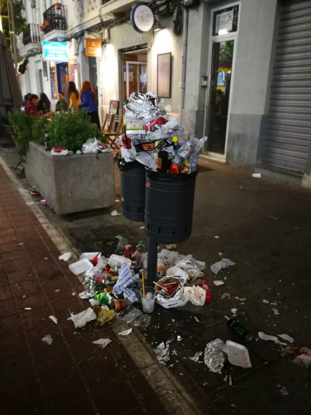 Basura en Fallas